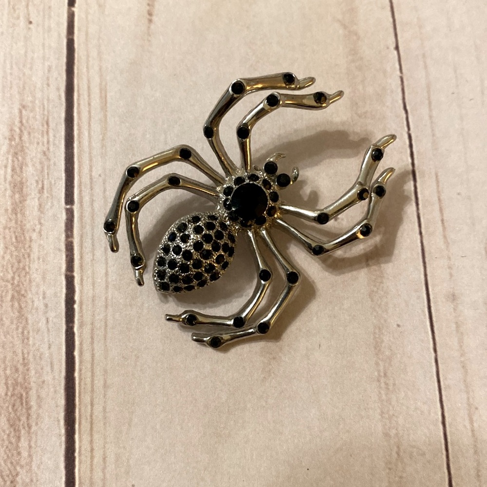 Spider Pin